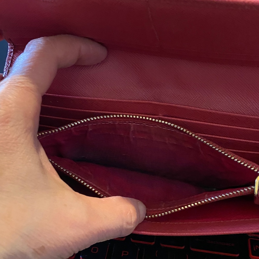 Prada Fushia pink , pre loved in fair condition Accent Wallet - Picture 4 of 8